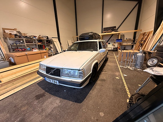Volvo 940 2 of 5