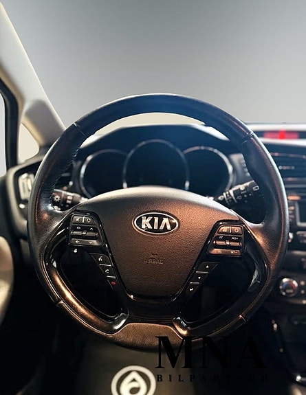 Kia Ceed 10 of 14