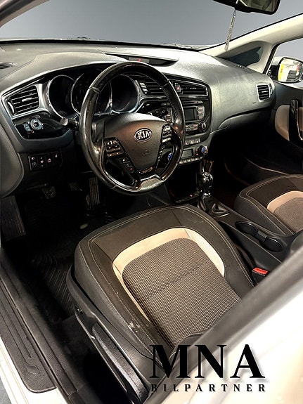Kia Ceed 8 of 14