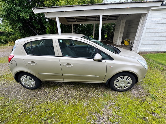 Opel Corsa 2 of 9