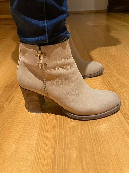 Product image 1 of 4