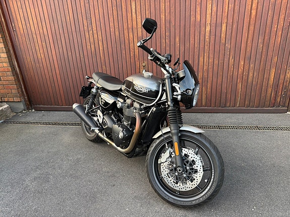 Triumph SPEED TWIN 1200 2 of 7
