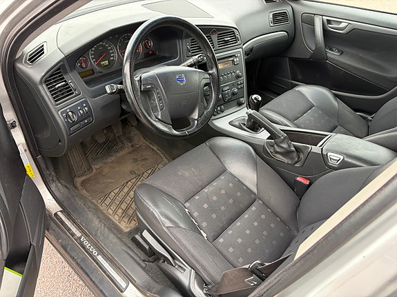 Volvo V70 5 of 5