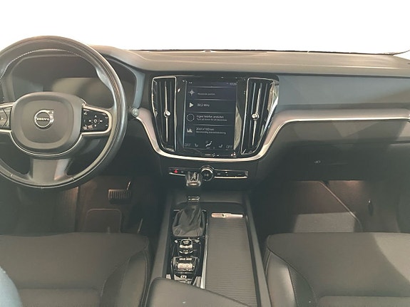 Volvo V60 Cross Country 5 of 13