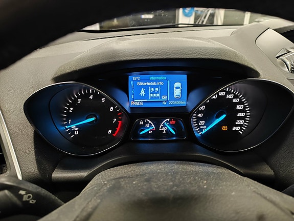 Ford Kuga 14 of 18