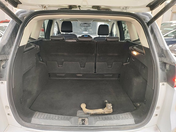 Ford Kuga 9 of 18