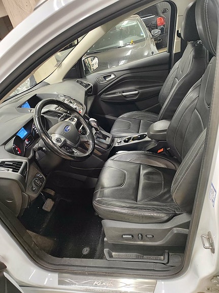 Ford Kuga 12 of 18