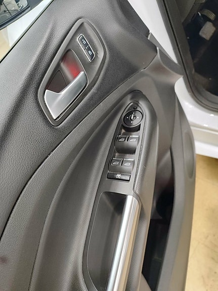 Ford Kuga 11 of 18