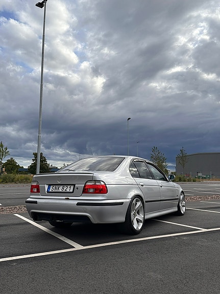BMW 525i 5 of 11