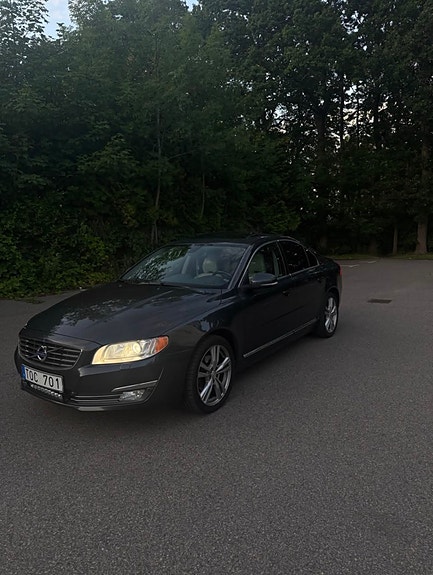 Volvo S80 3 of 6