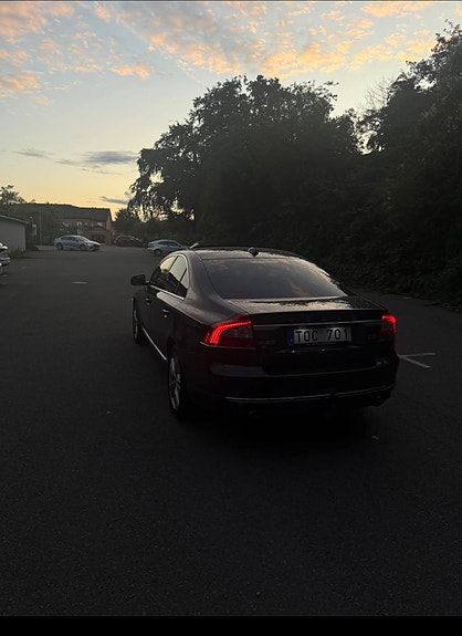 Volvo S80 4 of 6