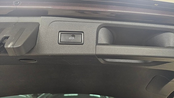 Volkswagen Passat 17 of 22