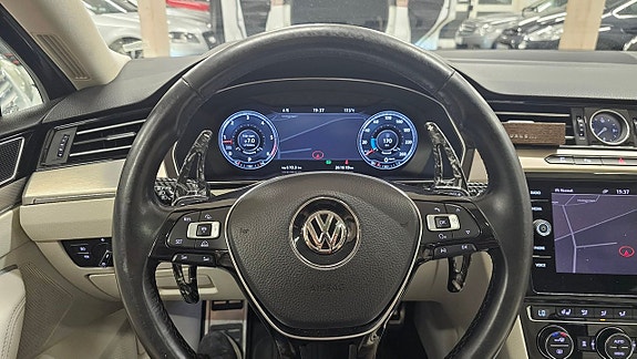 Volkswagen Passat 11 of 22