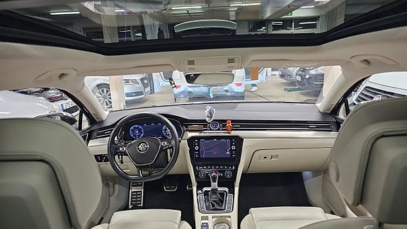 Volkswagen Passat 20 of 22