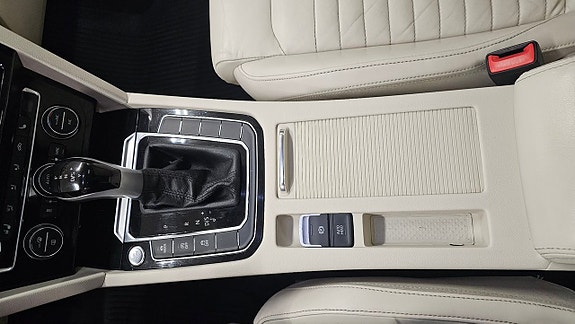 Volkswagen Passat 14 of 22