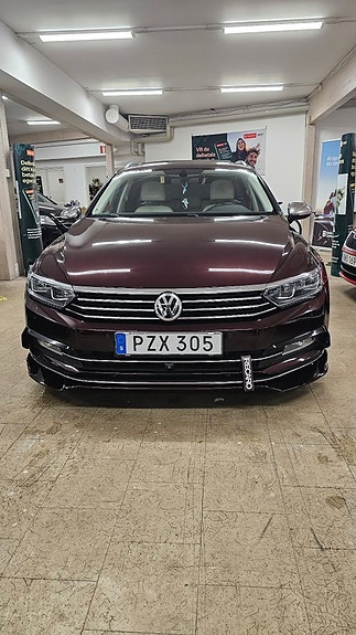 Volkswagen Passat 2 of 22