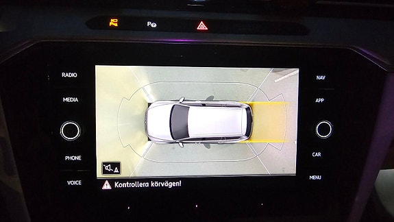 Volkswagen Passat 21 of 22
