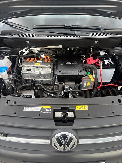 Volkswagen e-Caddy Maxi 14 of 18