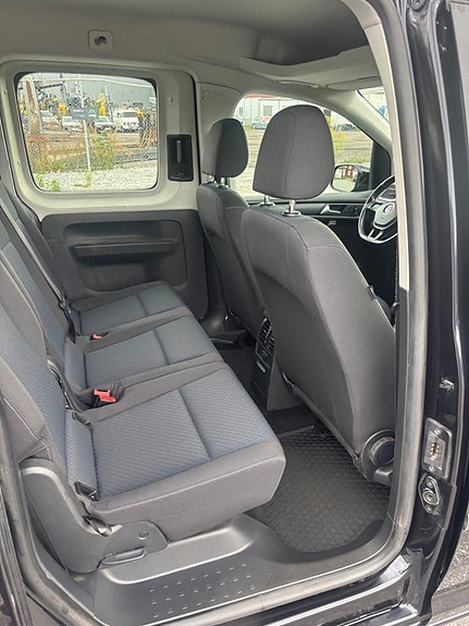 Volkswagen e-Caddy Maxi 8 of 18
