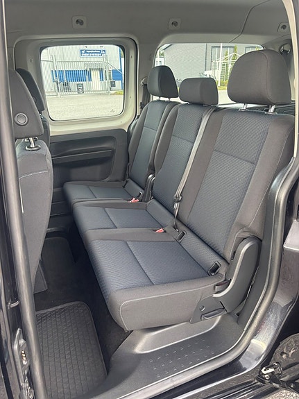 Volkswagen e-Caddy Maxi 7 of 18