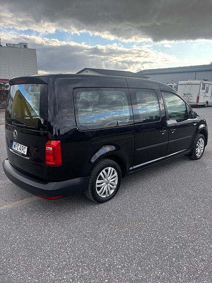 Volkswagen e-Caddy Maxi 2 of 18