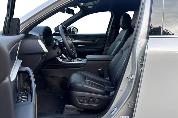 Mazda CX-80 13 of 30