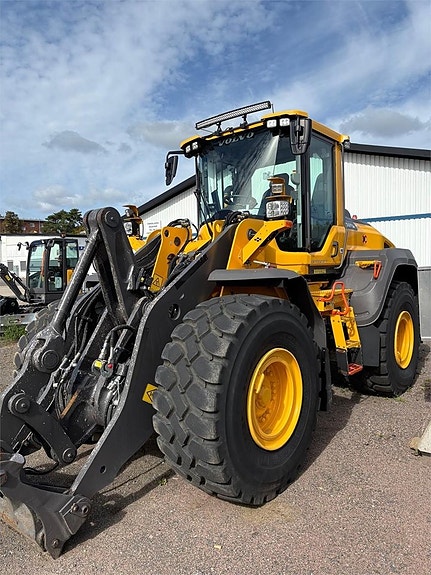 Volvo L120H GPE Wheel Loader 2 of 8