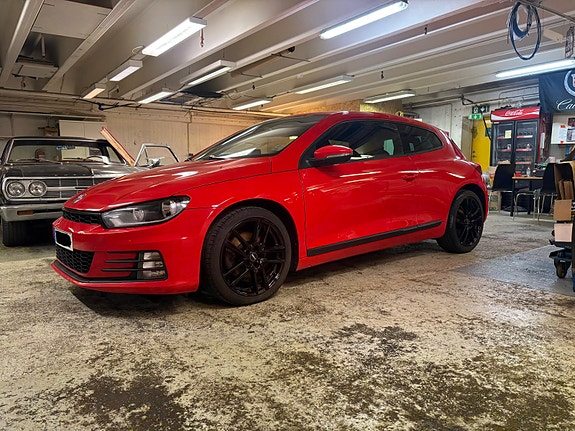 Volkswagen Scirocco 2 of 10