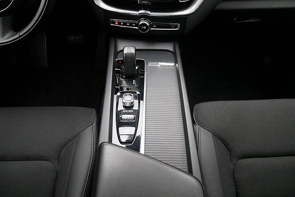 Volvo XC60 14 of 18