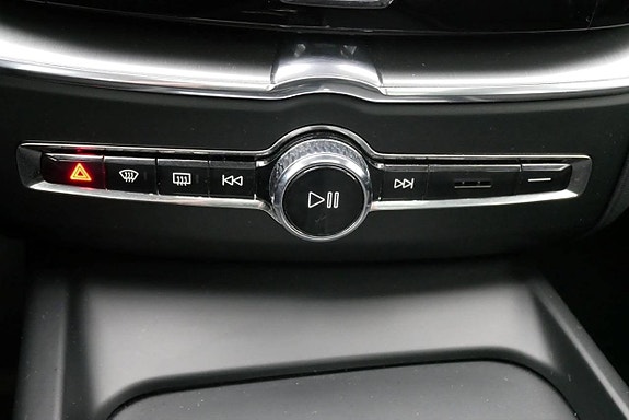 Volvo XC60 13 of 18