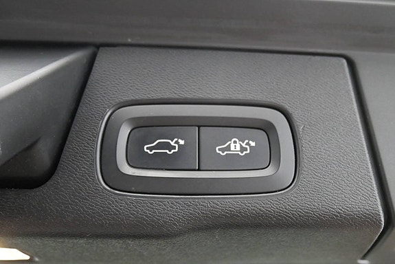 Volvo XC60 16 of 18
