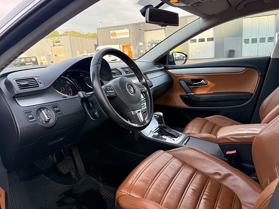 Volkswagen Passat CC 8 of 23