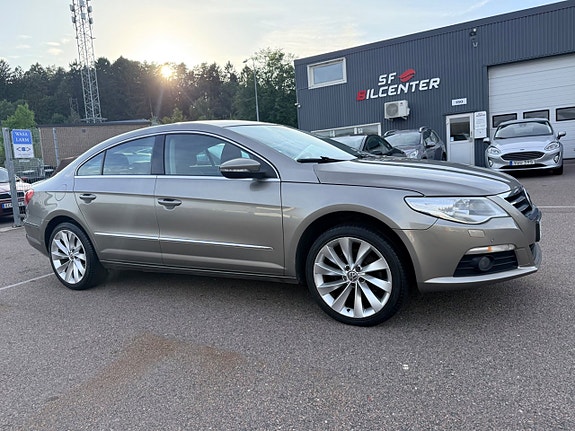Volkswagen Passat CC 2 of 23