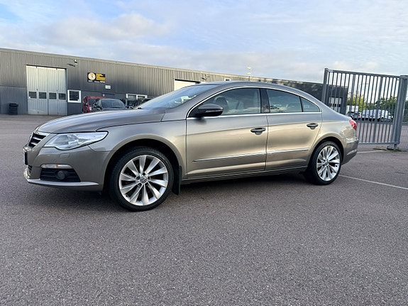 Volkswagen Passat CC 3 of 23