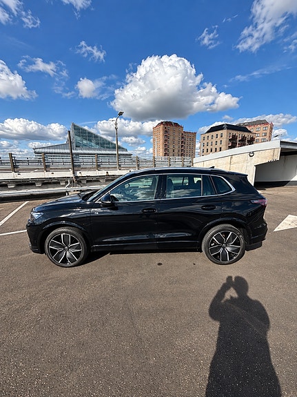 Volkswagen Tiguan 5 of 24
