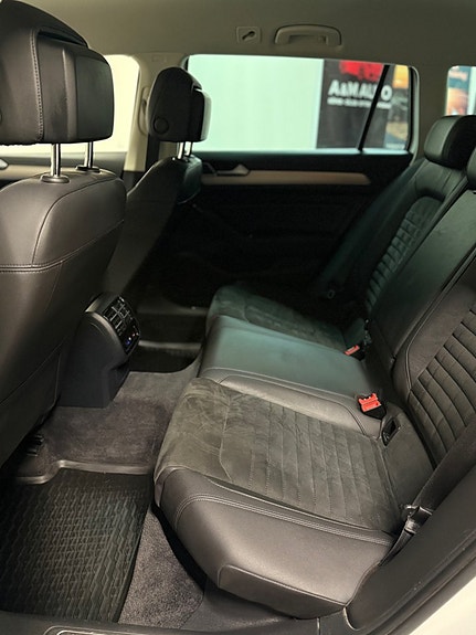 Volkswagen Passat 21 of 22