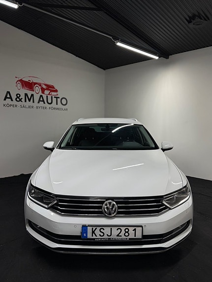 Volkswagen Passat 2 of 22