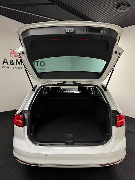 Volkswagen Passat 8 of 22