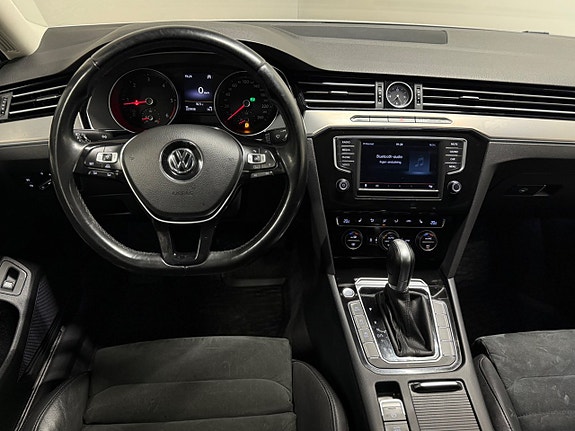 Volkswagen Passat 12 of 22