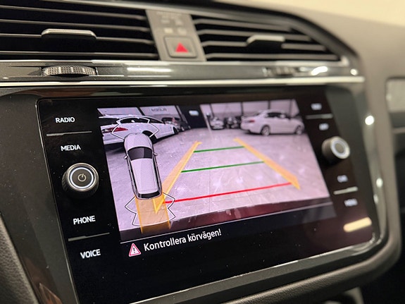 Volkswagen Tiguan 19 of 30