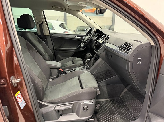 Volkswagen Tiguan 13 of 30
