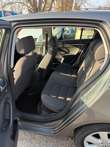Volkswagen Golf V 7 of 12