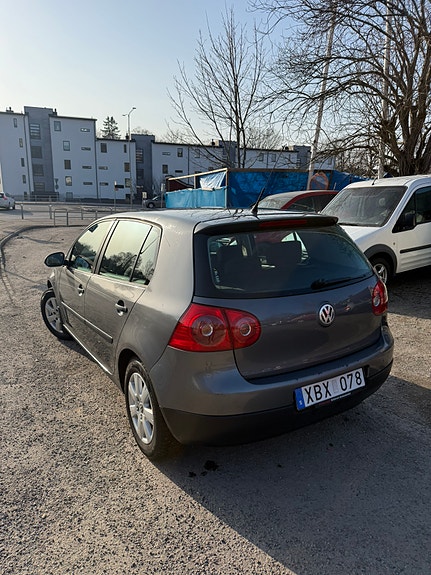 Volkswagen Golf V 4 of 12