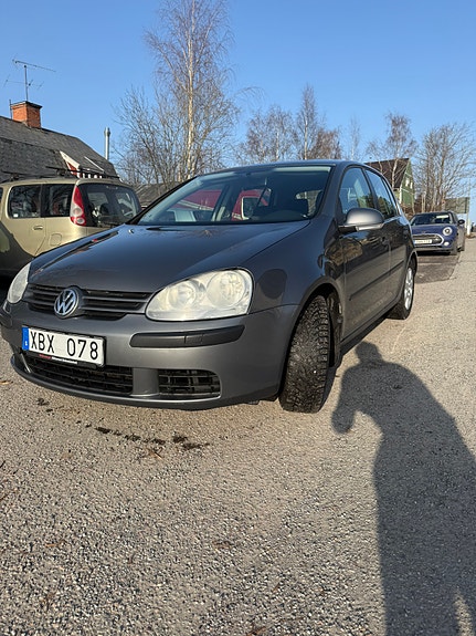 Volkswagen Golf V 3 of 12