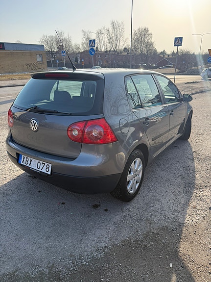 Volkswagen Golf V 11 of 12