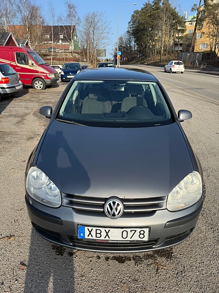 Volkswagen Golf V 12 of 12