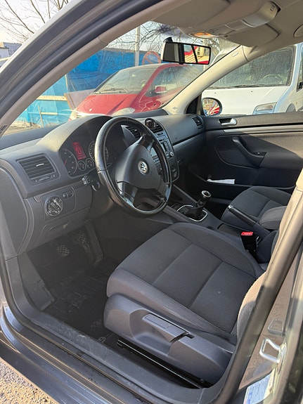 Volkswagen Golf V 5 of 12