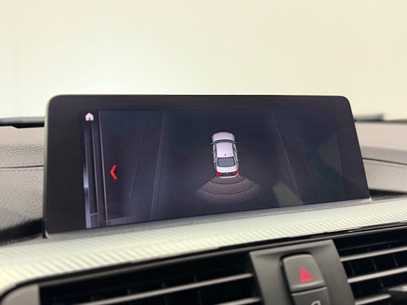 BMW 320i 19 of 24