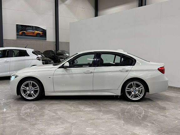BMW 320i 5 of 24