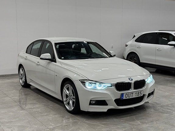 BMW 320i 2 of 24